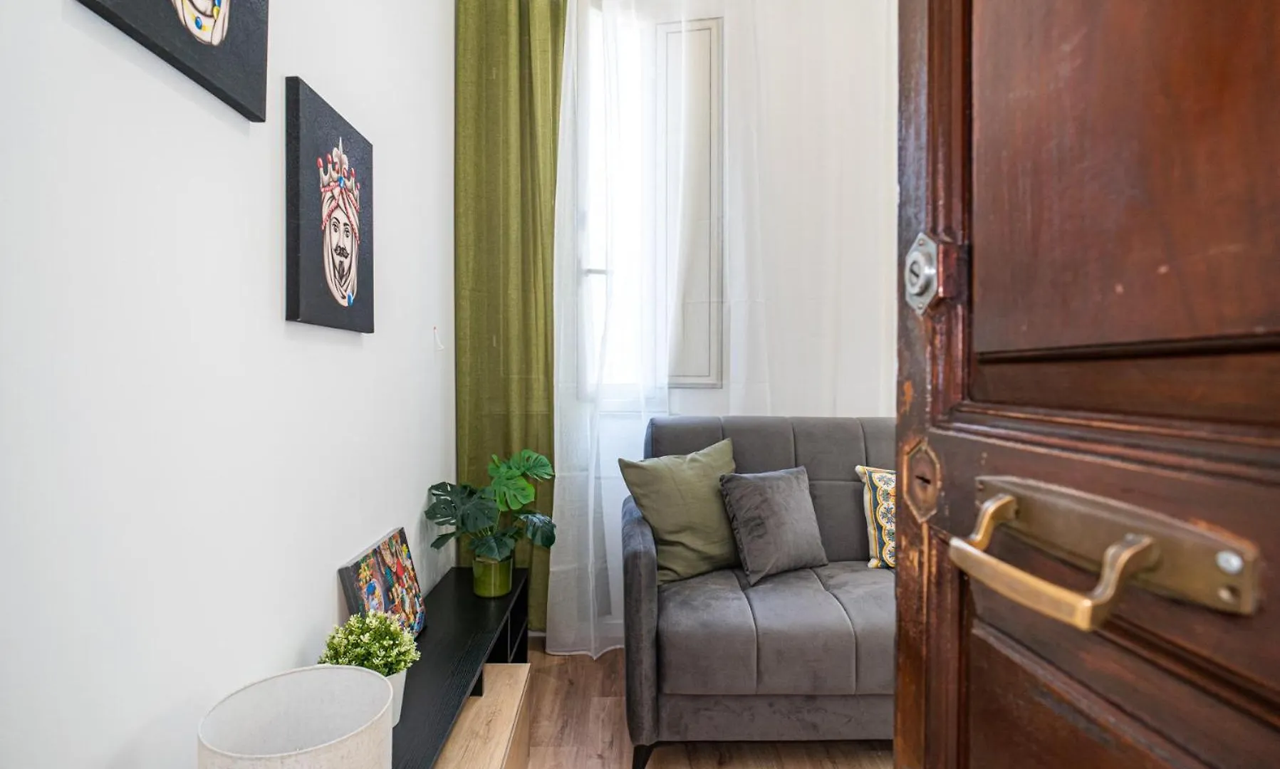 Holiday home Luni Apartment Catania Centro Italy